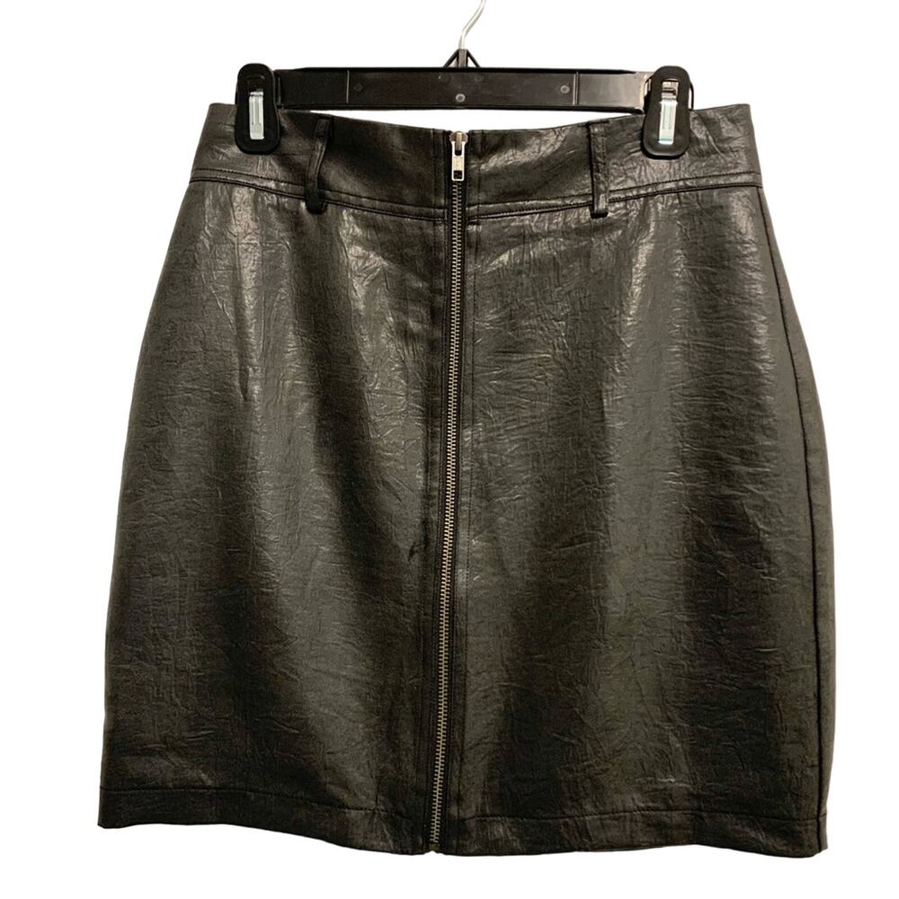 212 Collection Black Faux Leather Front Zip Mini Skirt